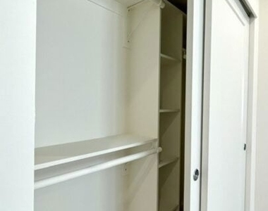 5222 Satsuma Avenue - Photo Thumbnail 22