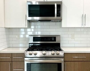 5222 Satsuma Avenue - Photo Thumbnail 13