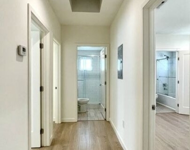 5222 Satsuma Avenue - Photo Thumbnail 18