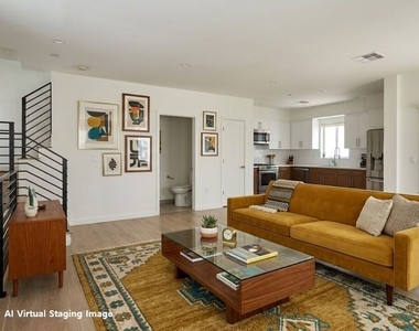 5222 Satsuma Avenue - Photo Thumbnail 5