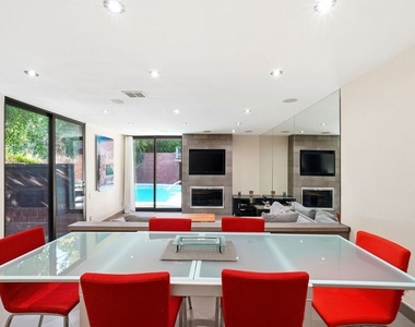 1033 Carol Drive - Photo Thumbnail 4