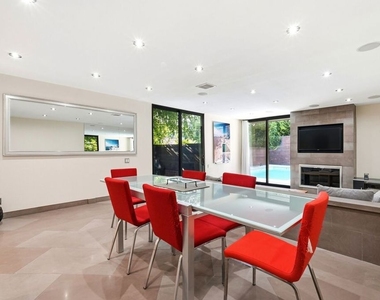 1033 Carol Drive - Photo Thumbnail 3