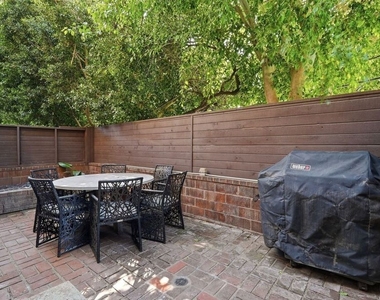 1033 Carol Drive - Photo Thumbnail 22