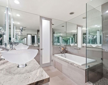 1033 Carol Drive - Photo Thumbnail 12