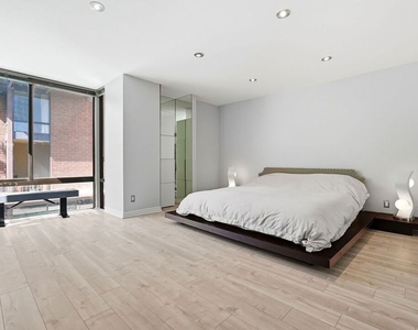 1033 Carol Drive - Photo Thumbnail 9