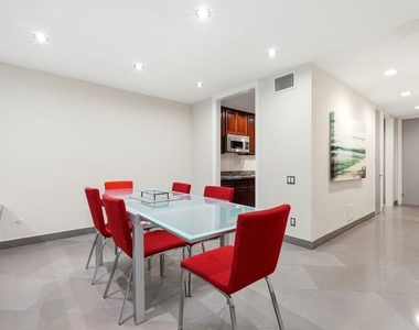 1033 Carol Drive - Photo Thumbnail 5