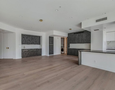 10490 Wilshire Boulevard - Photo Thumbnail 4