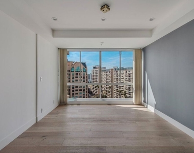 10490 Wilshire Boulevard - Photo Thumbnail 8