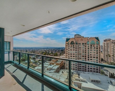 10490 Wilshire Boulevard - Photo Thumbnail 2