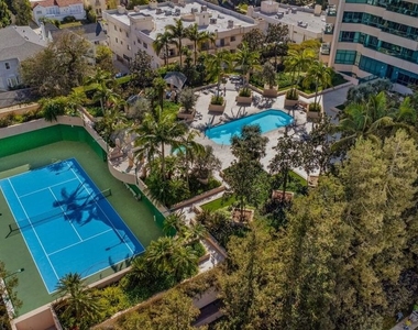 10490 Wilshire Boulevard - Photo Thumbnail 11