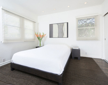 8842 Dorrington Avenue - Photo Thumbnail 11