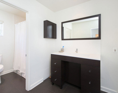 8842 Dorrington Avenue - Photo Thumbnail 10