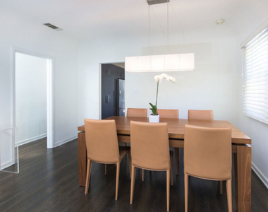 8842 Dorrington Avenue - Photo Thumbnail 5