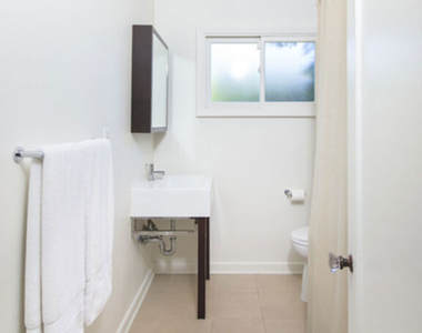 8842 Dorrington Avenue - Photo Thumbnail 13