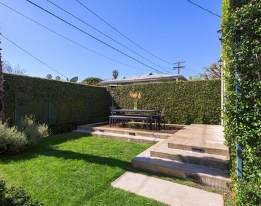 8842 Dorrington Avenue - Photo Thumbnail 19