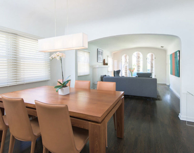8842 Dorrington Avenue - Photo Thumbnail 4