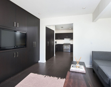 8842 Dorrington Avenue - Photo Thumbnail 7
