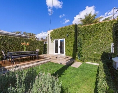 8842 Dorrington Avenue - Photo Thumbnail 17