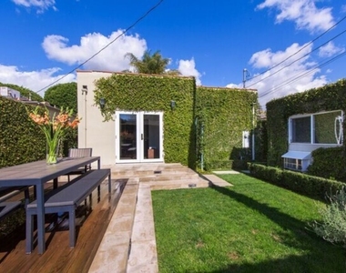 8842 Dorrington Avenue - Photo Thumbnail 16
