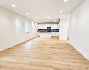 6972 Calla Lily Drive - Photo Thumbnail 2