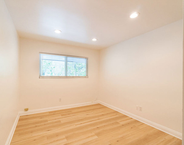 4220 Towhee Drive - Photo Thumbnail 12