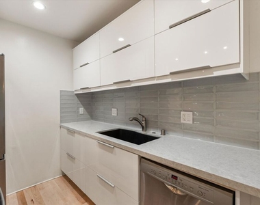 2921 10th Street - Photo Thumbnail 6