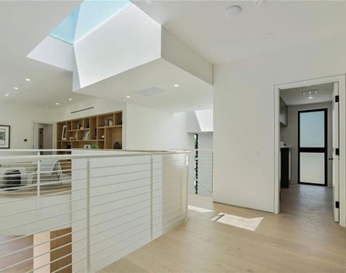 4939 Petit Avenue - Photo Thumbnail 18