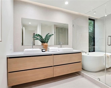 4939 Petit Avenue - Photo Thumbnail 40