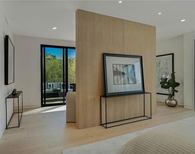 4939 Petit Avenue - Photo Thumbnail 23