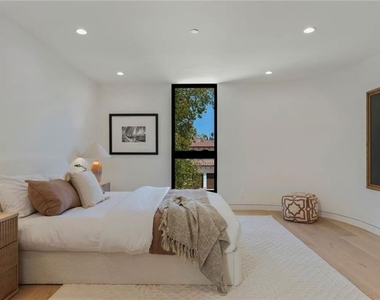 4939 Petit Avenue - Photo Thumbnail 36