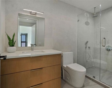 4939 Petit Avenue - Photo Thumbnail 37