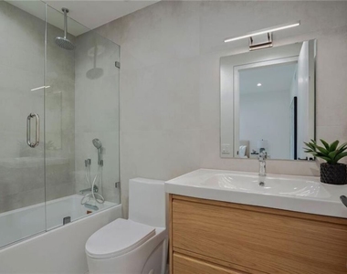 4939 Petit Avenue - Photo Thumbnail 35