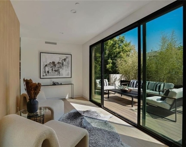 4939 Petit Avenue - Photo Thumbnail 24