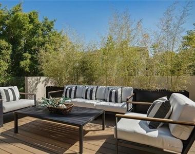 4939 Petit Avenue - Photo Thumbnail 26