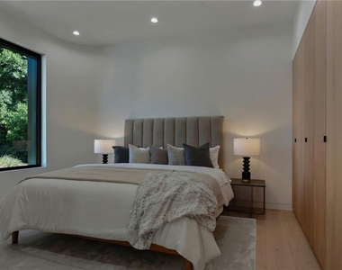4939 Petit Avenue - Photo Thumbnail 52