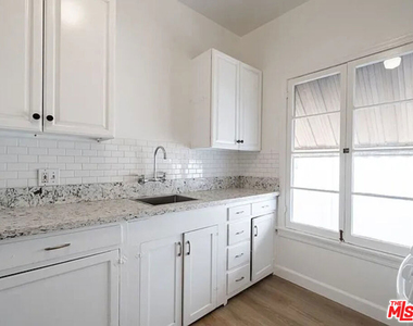 1245 S Orange Street - Photo Thumbnail 11