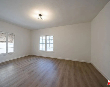1245 S Orange Street - Photo Thumbnail 8