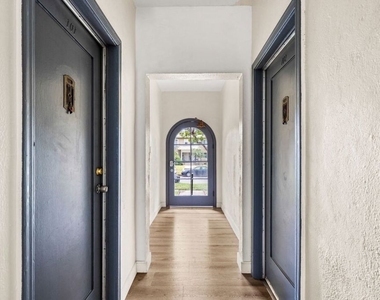 1245 S Orange Street - Photo Thumbnail 3