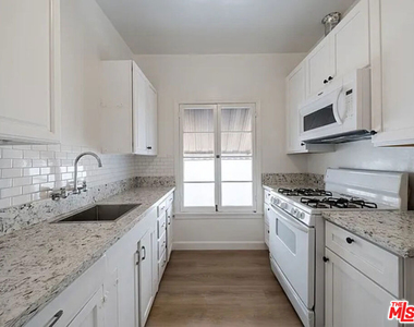 1245 S Orange Street - Photo Thumbnail 10