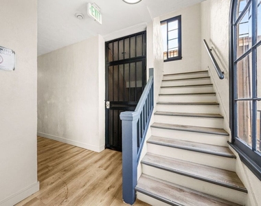 1245 S Orange Street - Photo Thumbnail 4
