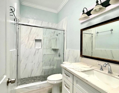 8310 Regents Rd - Photo Thumbnail 13