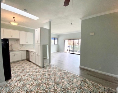 8310 Regents Rd - Photo Thumbnail 3