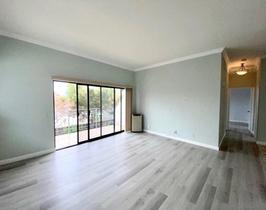 8310 Regents Rd - Photo Thumbnail 2