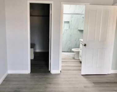 8310 Regents Rd - Photo Thumbnail 11