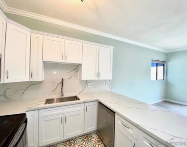 8310 Regents Rd - Photo Thumbnail 5