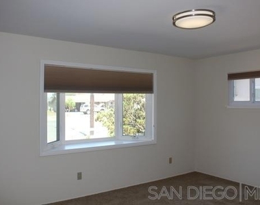 5854 Mott St - Photo Thumbnail 12