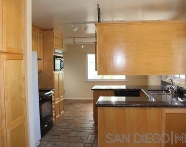 5854 Mott St - Photo Thumbnail 7
