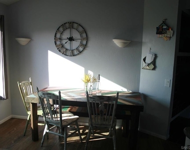5777 Gaines St - Photo Thumbnail 7