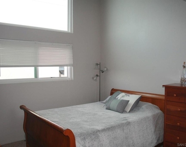 5777 Gaines St - Photo Thumbnail 3