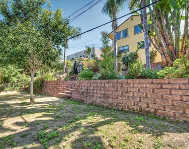 5438 Gilbert Dr - Photo Thumbnail 62